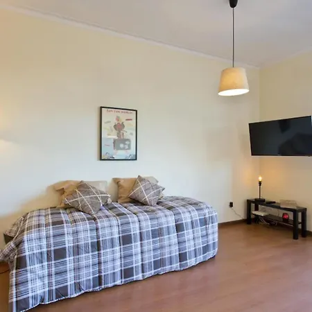 Host Wise - Cozy Sunny Flats - Ace Location Apartment