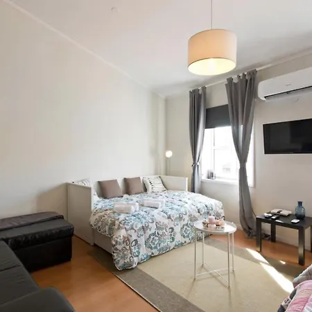Host Wise - Cozy Sunny Flats - Ace Location