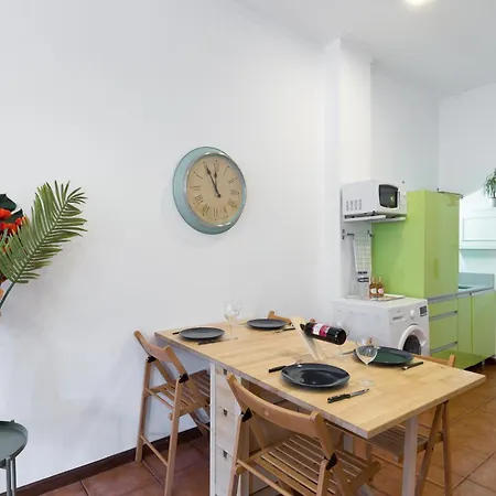 Host Wise - Cozy Sunny Flats - Ace Location *