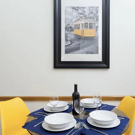 Host Wise - Cozy Sunny Flats - Ace Location