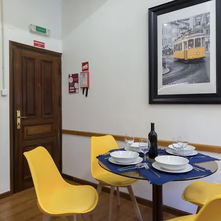 Host Wise - Cozy Sunny Flats - Ace Location